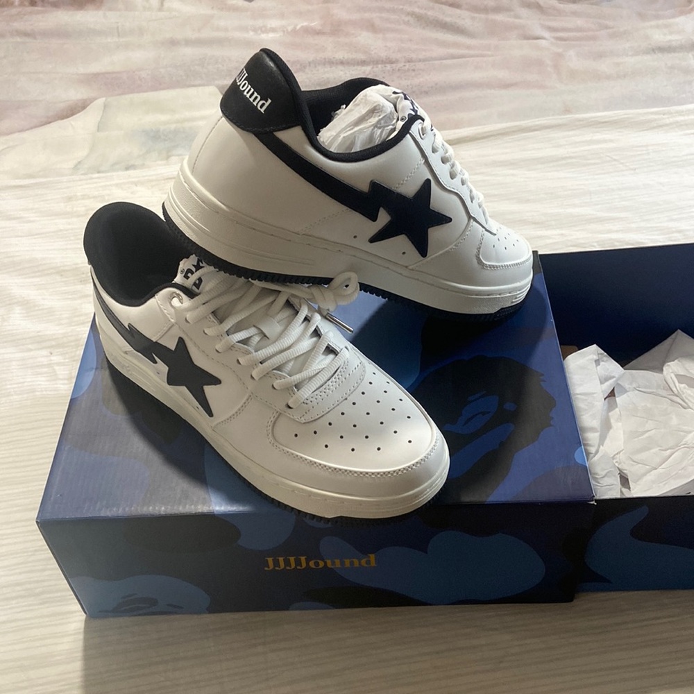 NWB never worn size 9 men’s Bape sneakers